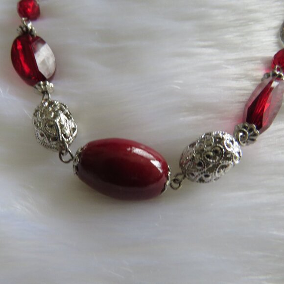 Long Red & Silver Beaded Necklace - Picture 5 of 6